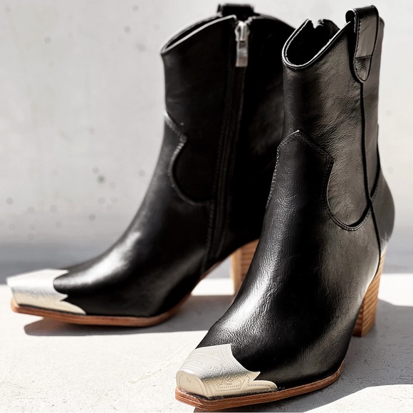 NEW Black PU Leather Metal Cap Toe Block Heel
Cowgirl Cowboy Western Ankle Boots - Picture 4 of 13